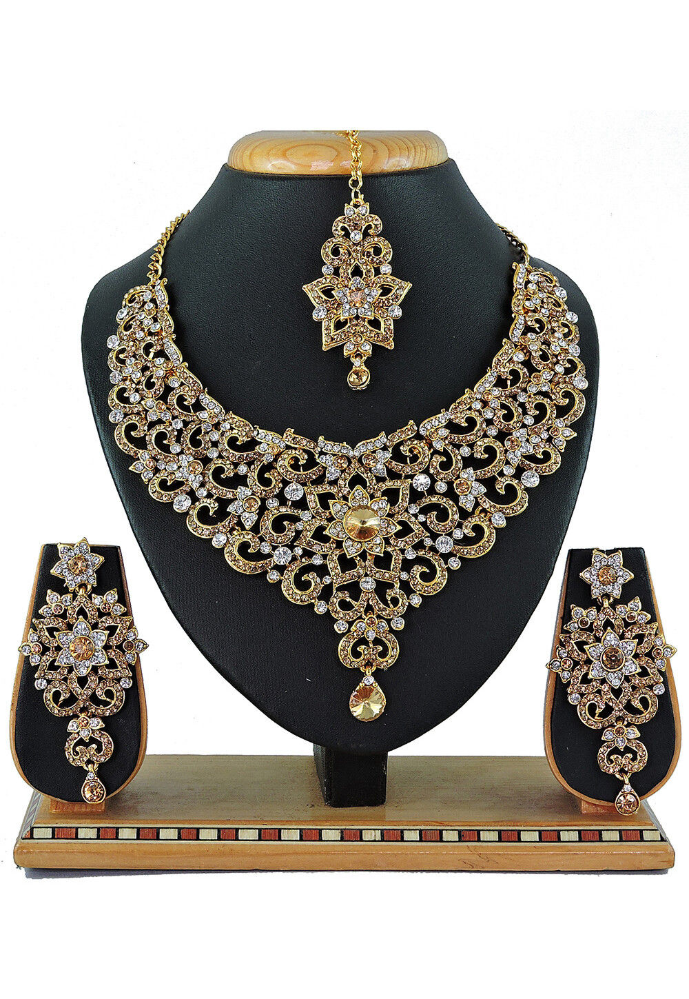 Stone Studded Necklace Sets