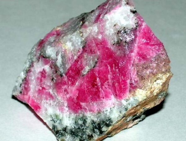 Tugtupite